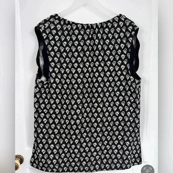Proenza Schouler Black Leaf Print
Front Keyhole Sleeveless Blouse Size 10 - Picture 4 of 7